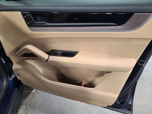 New 2026 Porsche Cayenne image 28