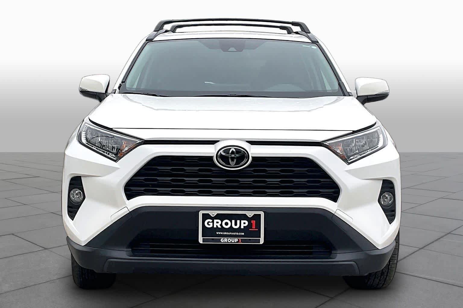 Used 2020 Toyota RAV4 XLE w/ Convenience Package FWD image 4