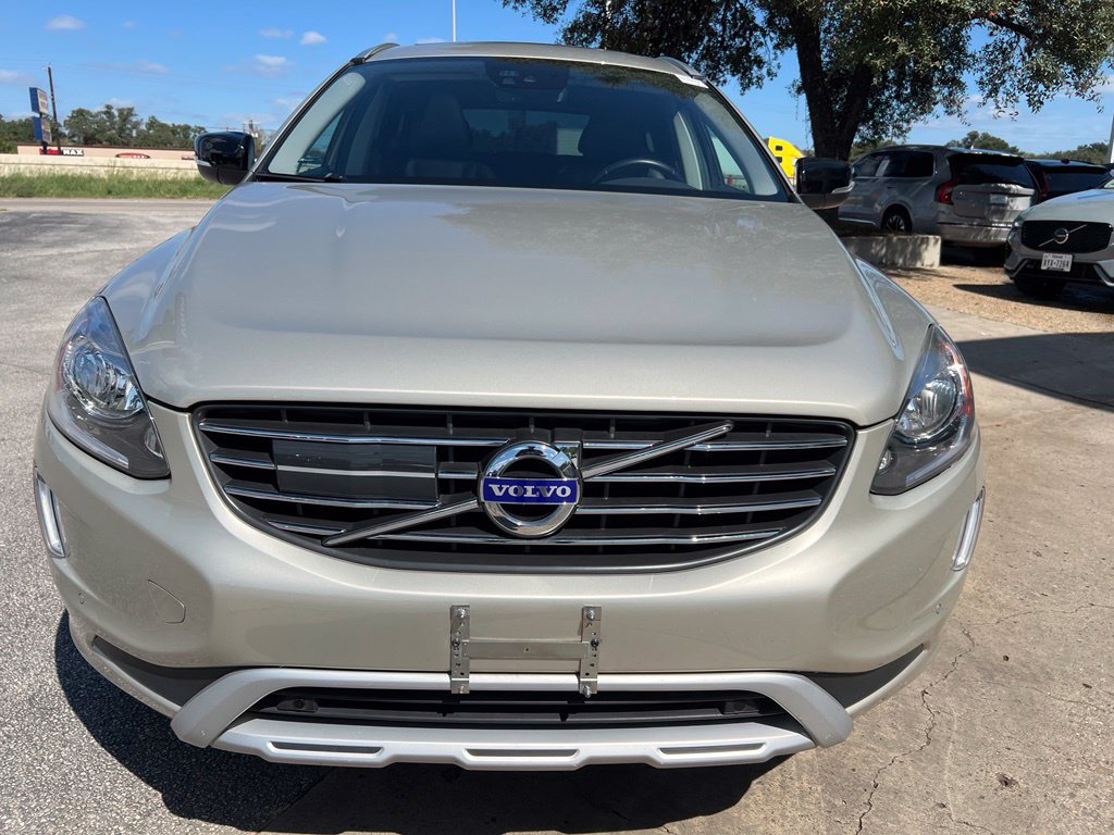 Used 2017 Volvo XC60 T5 Dynamic w/ Advanced Package AWD/4WD image 2