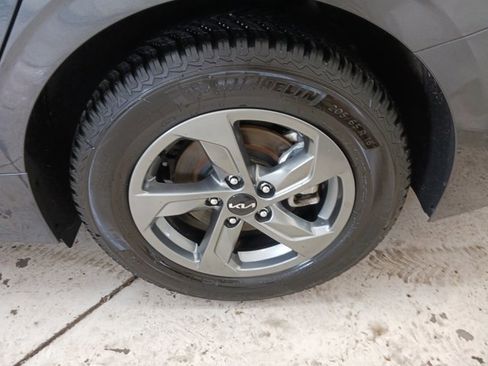 Used 2022 Kia K5 LXS image 28