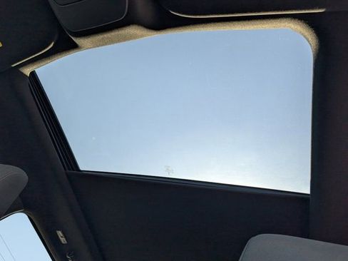 Used 2022 Ford F150 XLT w/ Equipment Group 302A High image 16