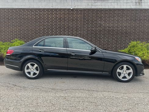 Used 2014 Mercedes-Benz E 350 4dr Sdn E 350 Luxury 4MATIC image 26
