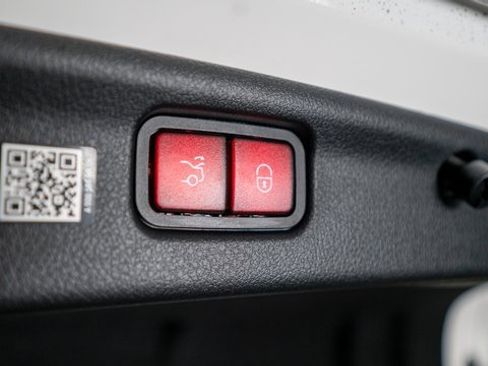 Certified 2025 Mercedes-Benz C 300 4MATIC Sedan image 32