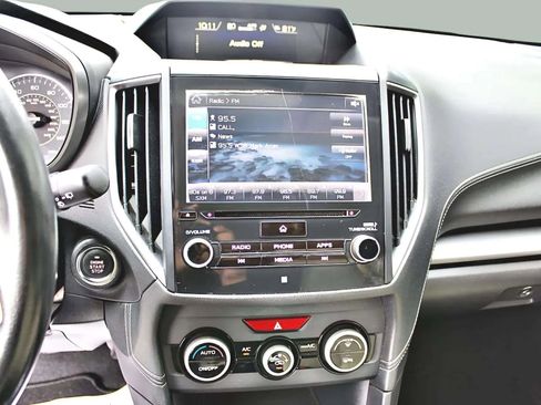 Used 2017 Subaru Impreza 2.0i Limited image 16