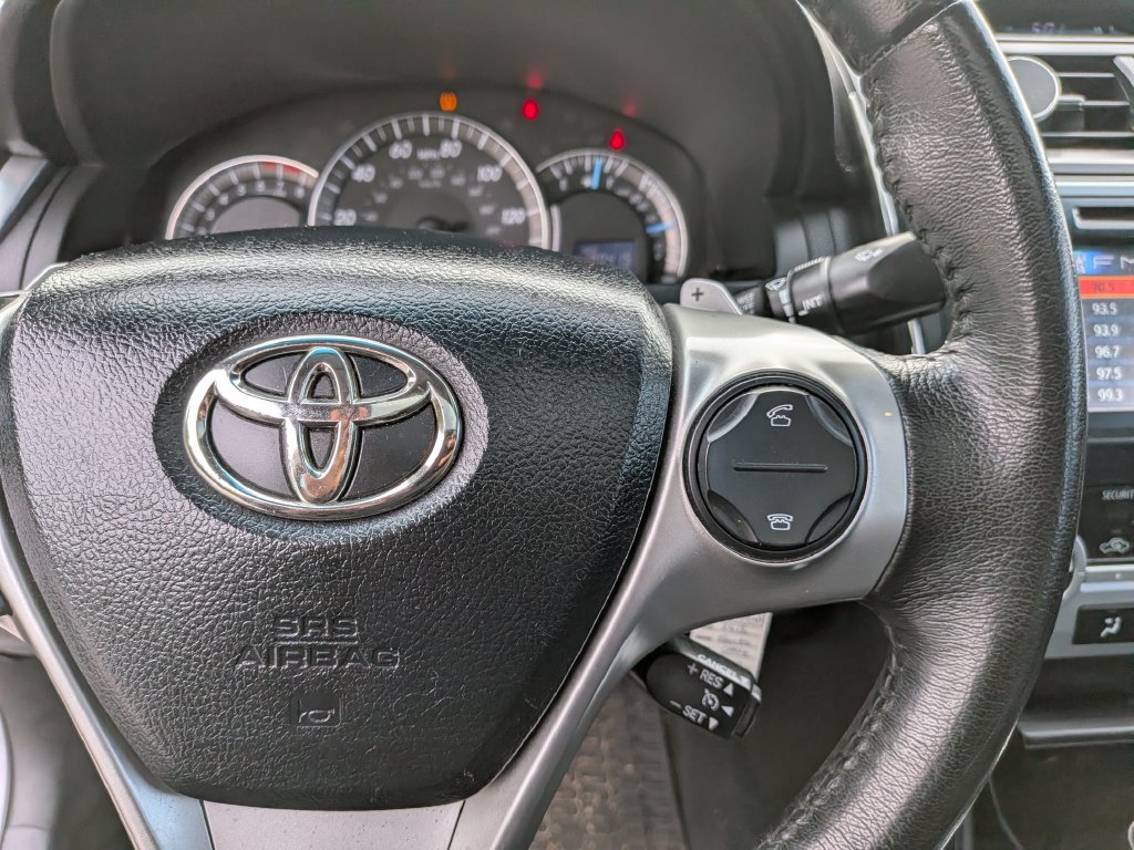 Used 2012 Toyota Camry SE FWD image 14