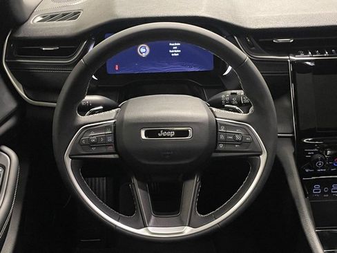 Used 2024 Jeep Grand Cherokee Laredo X w/ Trailer Tow Package image 15