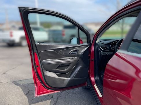 Certified 2018 Buick Encore Essence FWD image 23