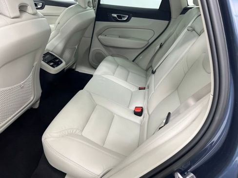 Used 2023 Volvo XC60 B5 Ultimate w/ Climate Package AWD/4WD image 12