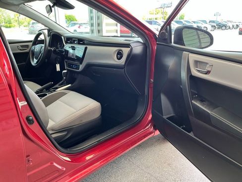 Used 2018 Toyota Corolla LE FWD image 30