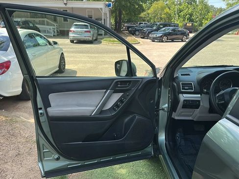 Used 2016 Subaru Forester 2.5i Premium w/ Popular Package #2 AWD/4WD image 14
