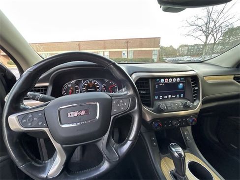 Used 2019 GMC Acadia Denali image 9