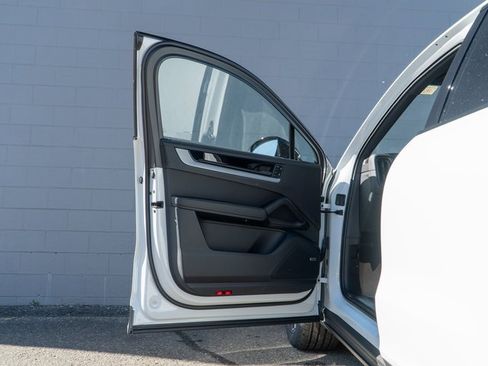 New 2026 Porsche Cayenne Coupe image 15