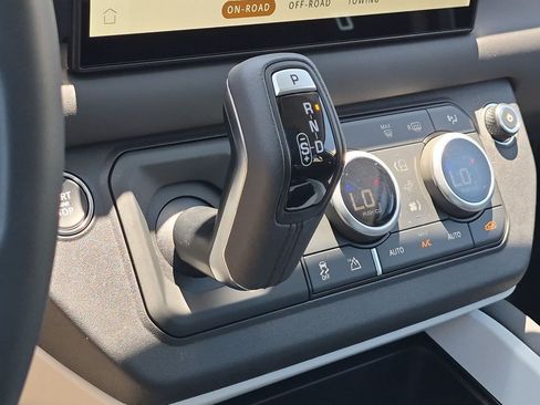 Certified 2025 Land Rover Defender 110 S AWD/4WD image 18