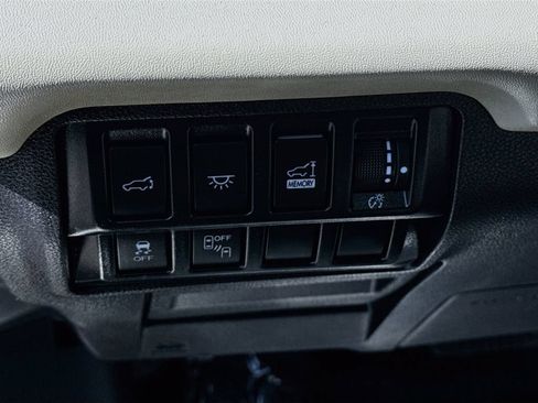 Used 2020 Subaru Ascent Limited w/ Technology Package AWD/4WD image 6