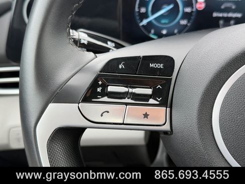 Used 2025 Hyundai Elantra Limited FWD image 22