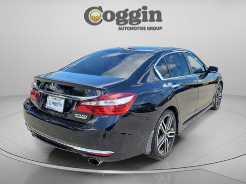 Used 2017 Honda Accord Sport Special Edition image 3
