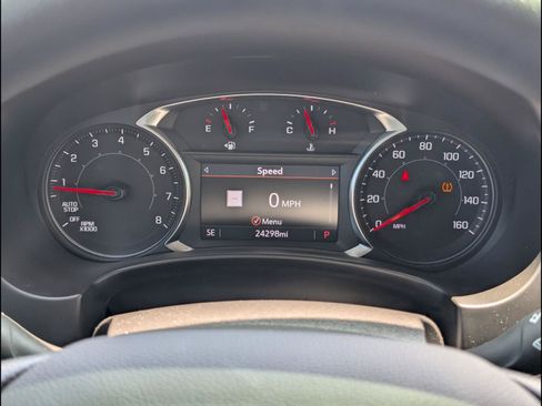 Used 2024 GMC Terrain SLE w/ Driver Convenience Package FWD image 13