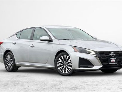 Used 2023 Nissan Altima 2.5 SV