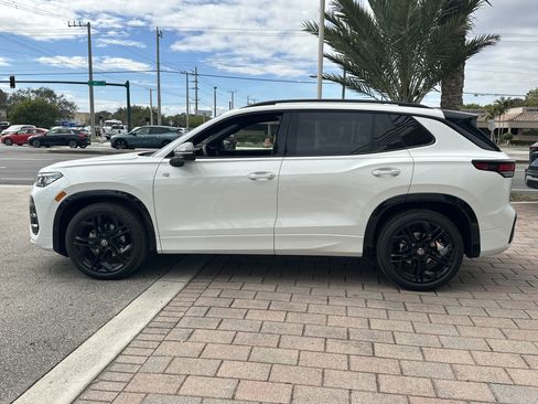 New 2026 Volkswagen Tiguan SE R-Line image 10