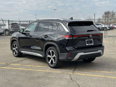 New 2025 Volkswagen Tiguan SE FWD image 3