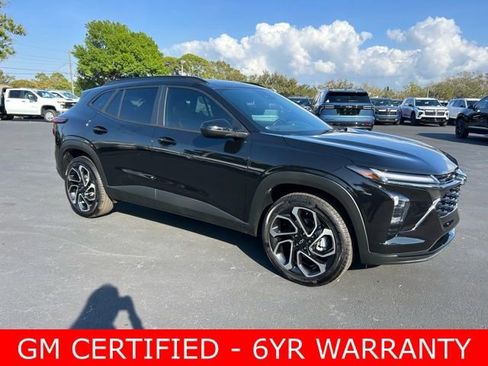 Used 2025 Chevrolet Trax RS w/ Sunroof Package image 1