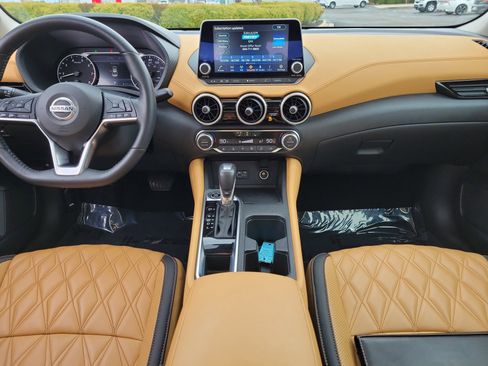 Used 2023 Nissan Sentra SV w/ SV Premium Package image 9