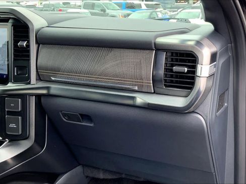 Certified 2022 Ford F150 Platinum w/ Equipment Group 701A High image 19