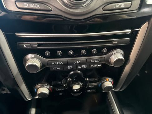 Used 2020 Nissan Pathfinder S image 23