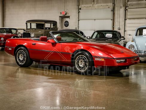 Used 1986 Chevrolet Corvette Convertible image 1