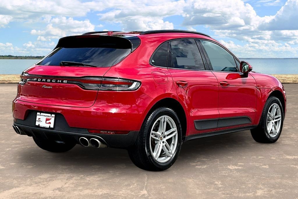 Used 2019 Porsche Macan w/ Premium Package Plus AWD/4WD image 4