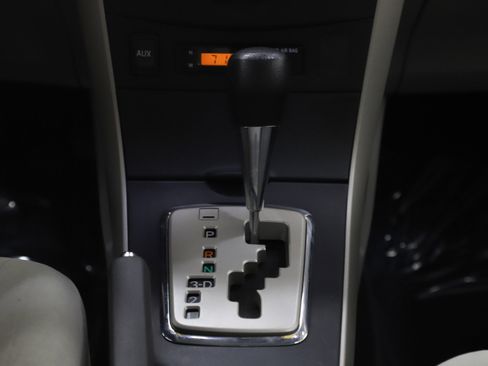 Used 2010 Toyota Corolla LE image 17