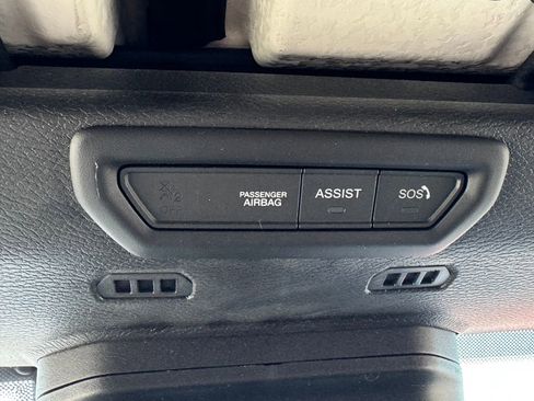 Used 2022 Jeep Wrangler Unlimited Sahara AWD/4WD image 29