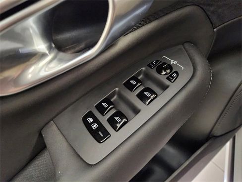 Used 2025 Volvo XC90 B5 Plus image 22