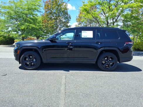 Used 2023 Jeep Grand Cherokee L Laredo AWD/4WD image 13