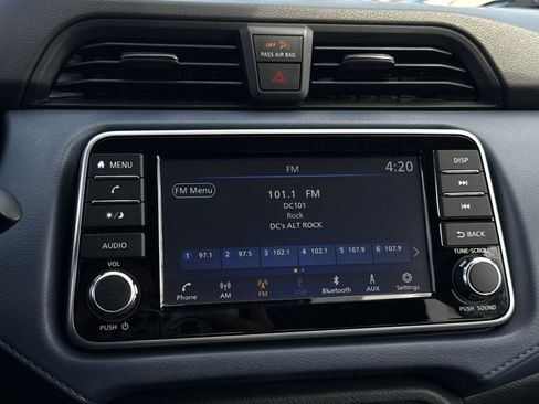 Used 2025 Nissan Versa SV FWD image 18