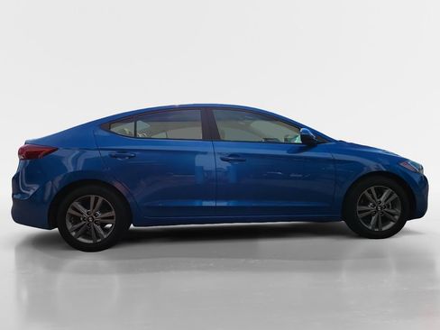 Used 2017 Hyundai Elantra SE FWD image 3