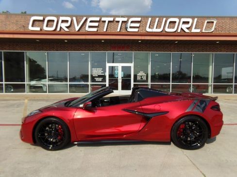 Used 2024 Chevrolet Corvette Z06 RWD image 8