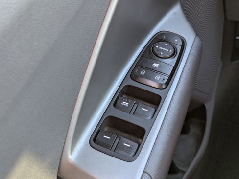 Certified 2017 Kia Niro LX image 19