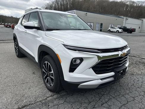 Used 2025 Chevrolet TrailBlazer LT FWD image 11