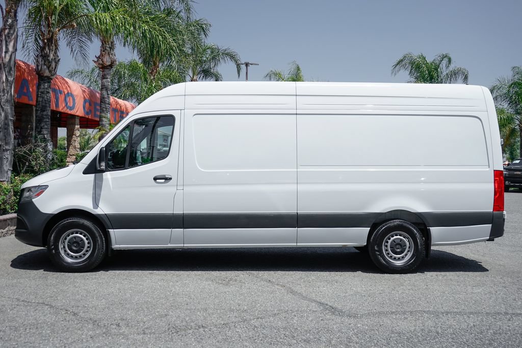 Used 2024 Mercedes-Benz Sprinter 2500 w/ Acoustic Package image 5
