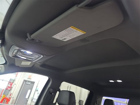 Certified 2025 GMC Sierra 1500 SLT image 31