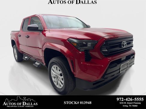 Used 2025 Toyota Tacoma SR image 1