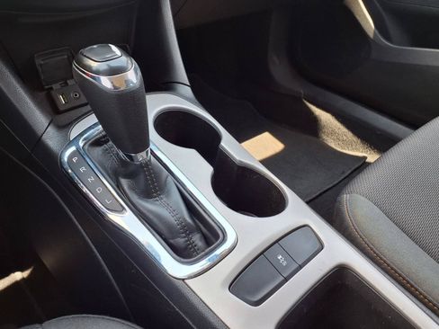 Used 2017 Chevrolet Cruze LS FWD image 25