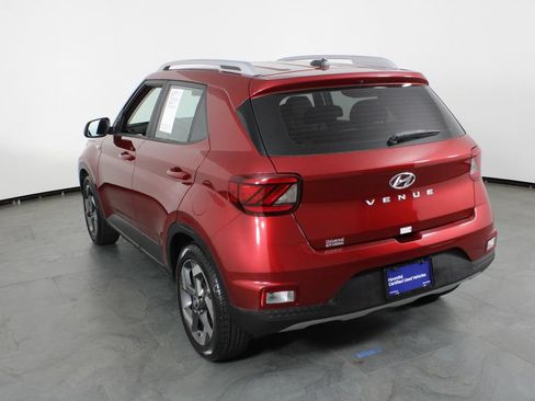 Certified 2024 Hyundai Venue Limited FWD image 16