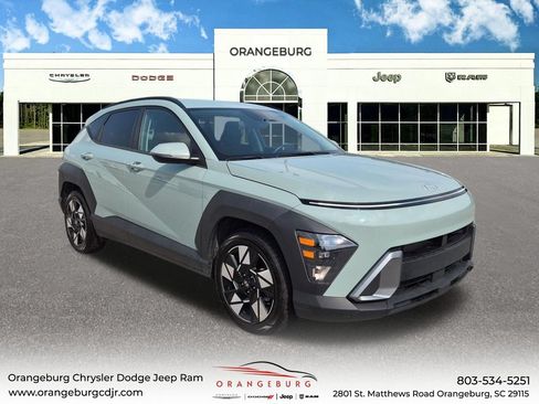 Used 2025 Hyundai Kona SEL FWD image 1
