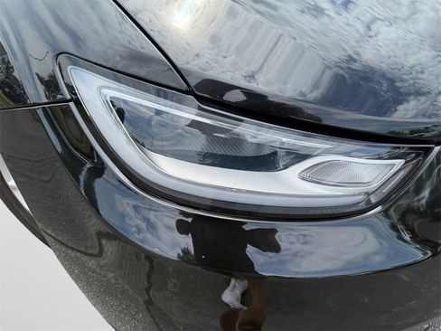 Certified 2023 Chrysler Pacifica Touring-L image 21