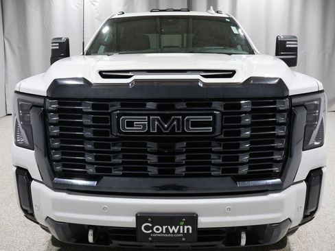 Used 2024 GMC Sierra 2500 Denali Ultimate image 9