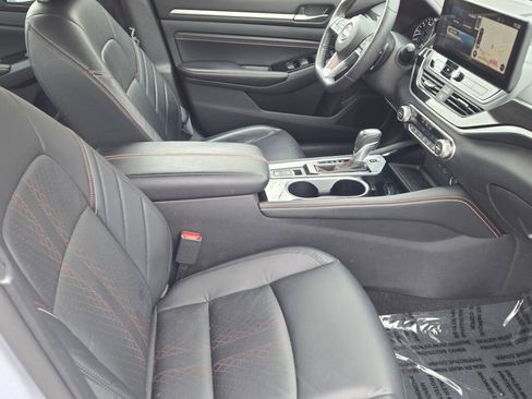 Used 2023 Nissan Altima 2.0 SR image 6