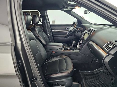 Used 2019 Ford Explorer Sport image 10