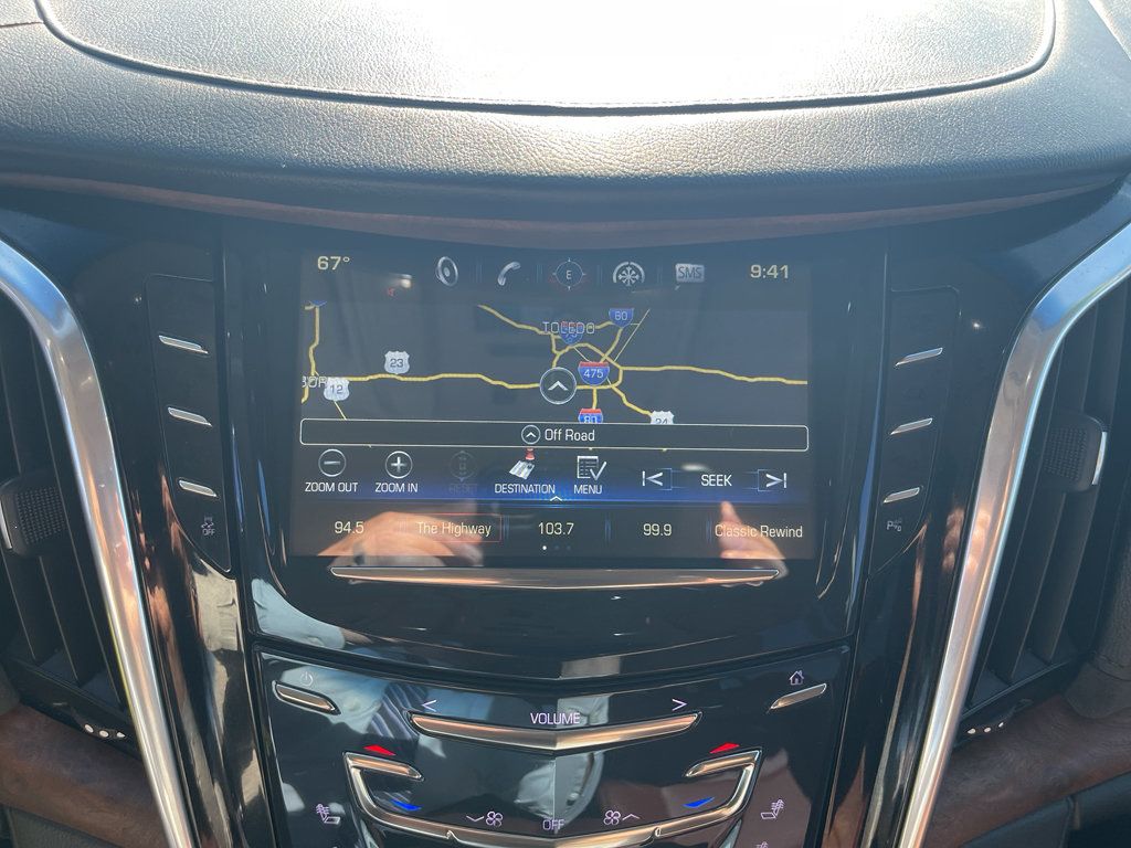 Used 2019 Cadillac Escalade Premium Luxury AWD/4WD image 25